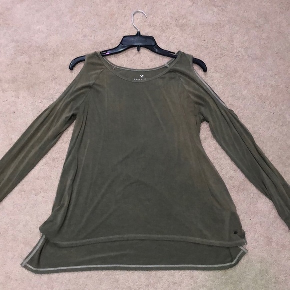 An olive green soft and sexy tee. - Picture 1 of 3